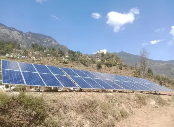 Commercial rooftop solar panels on a business facility