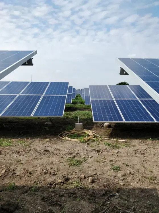 Off-grid solar power system for independent electricity